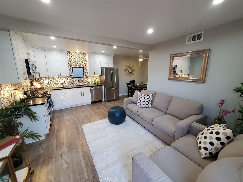 MLS #CV25271626 image #5