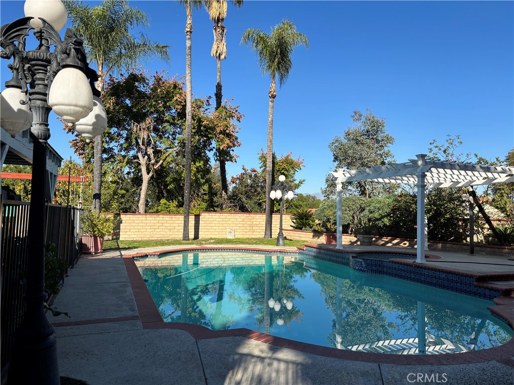 MLS #CV25273002 image #1