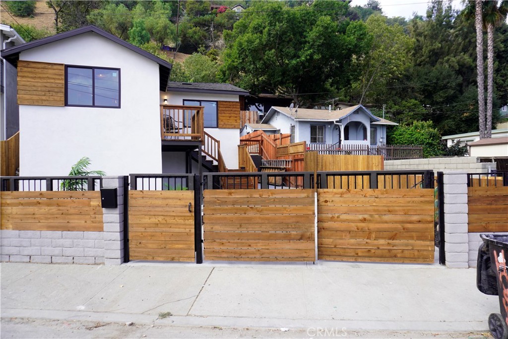 MLS #CV25273401 image #1