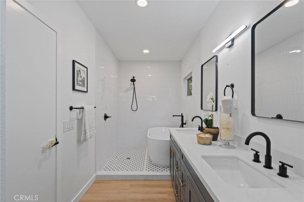 MLS #CV25275165 image #53