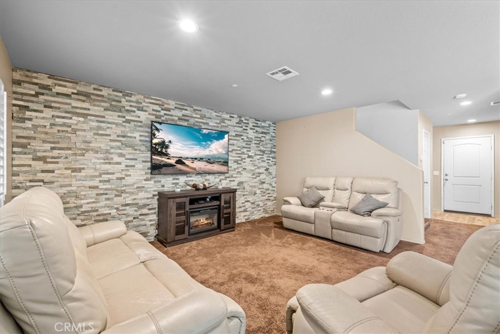 MLS #CV25275677 image #4