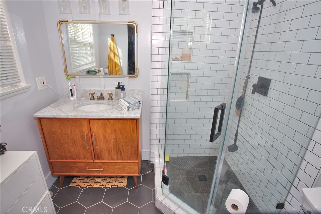 MLS #CV25278032 image #17