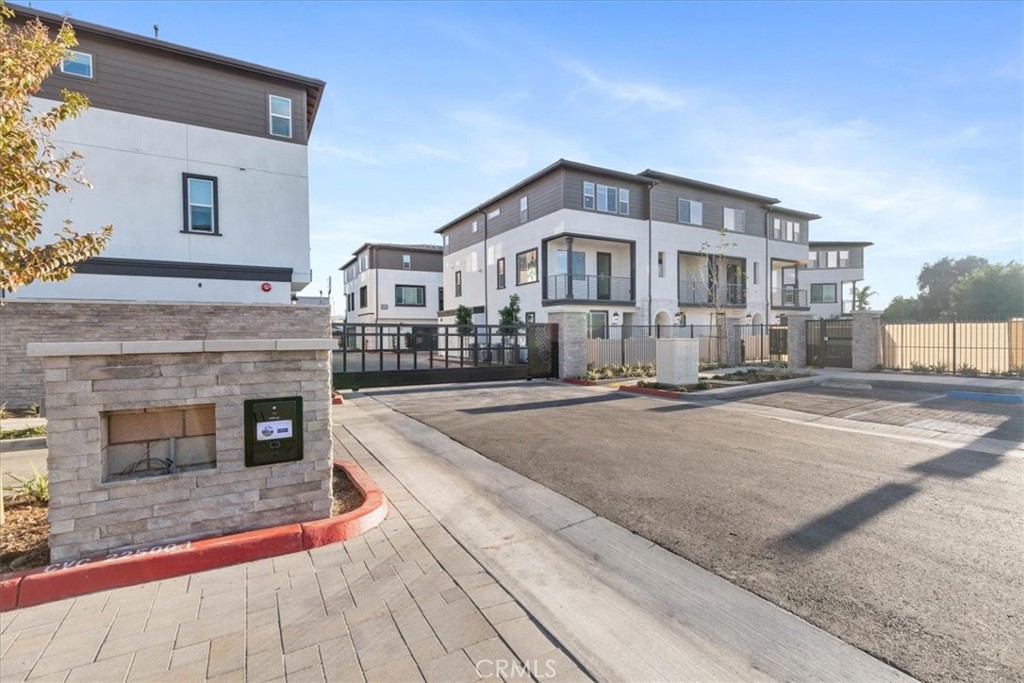 MLS #CV25278180 image #0