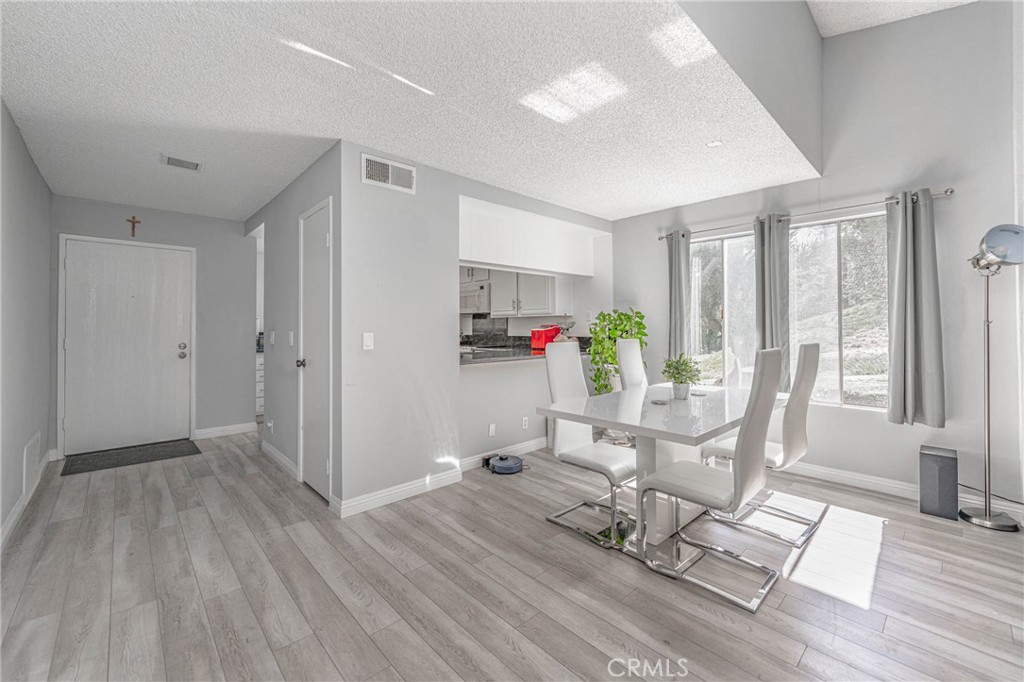 MLS #DW25014966 image #3