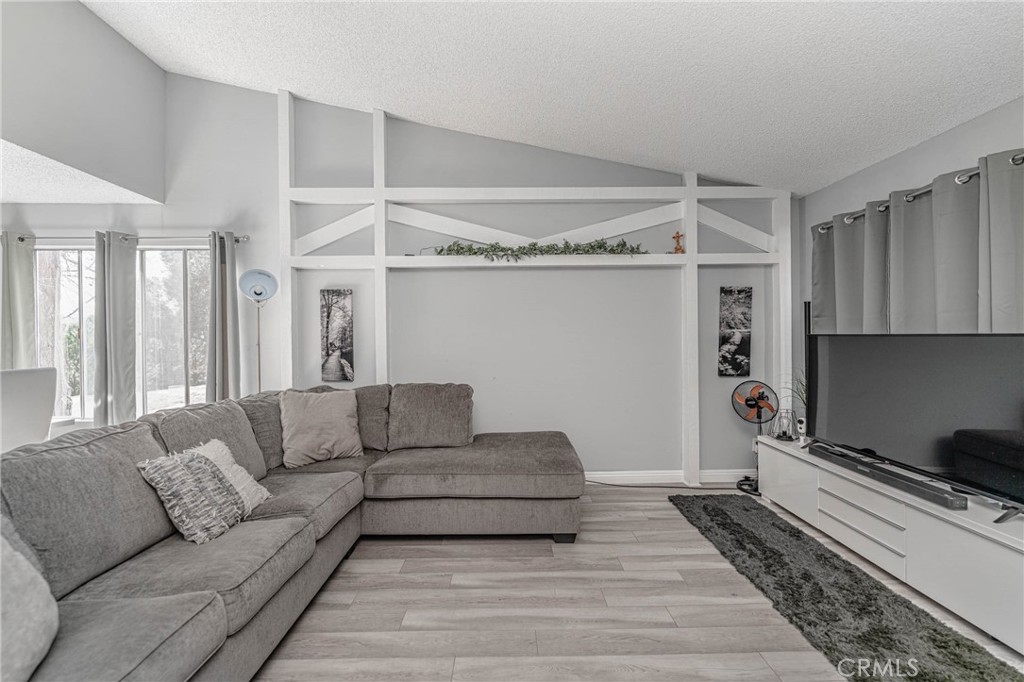 MLS #DW25014966 image #9