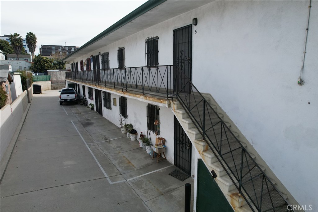 MLS #DW25026621 image #1