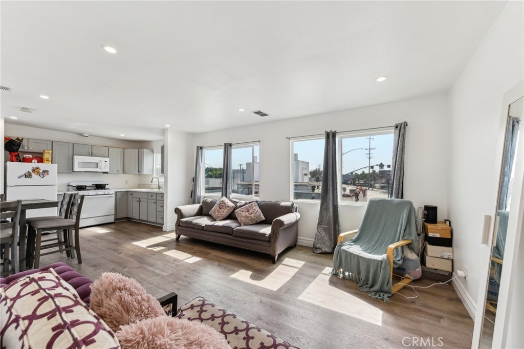 MLS #DW25048130 image #6