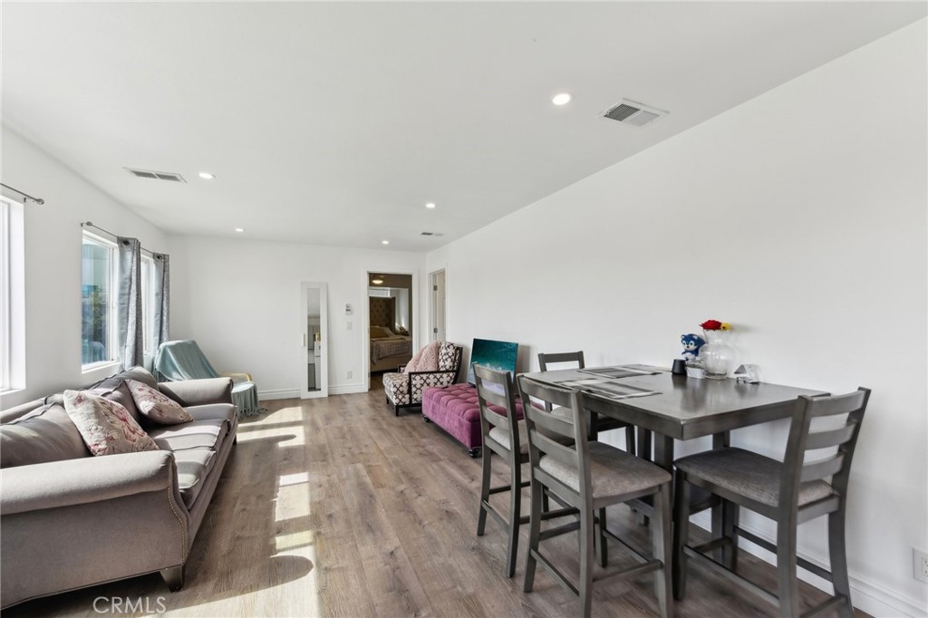 MLS #DW25048130 image #9