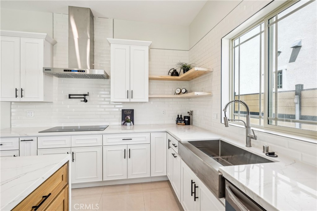 MLS #DW25054086 image #10