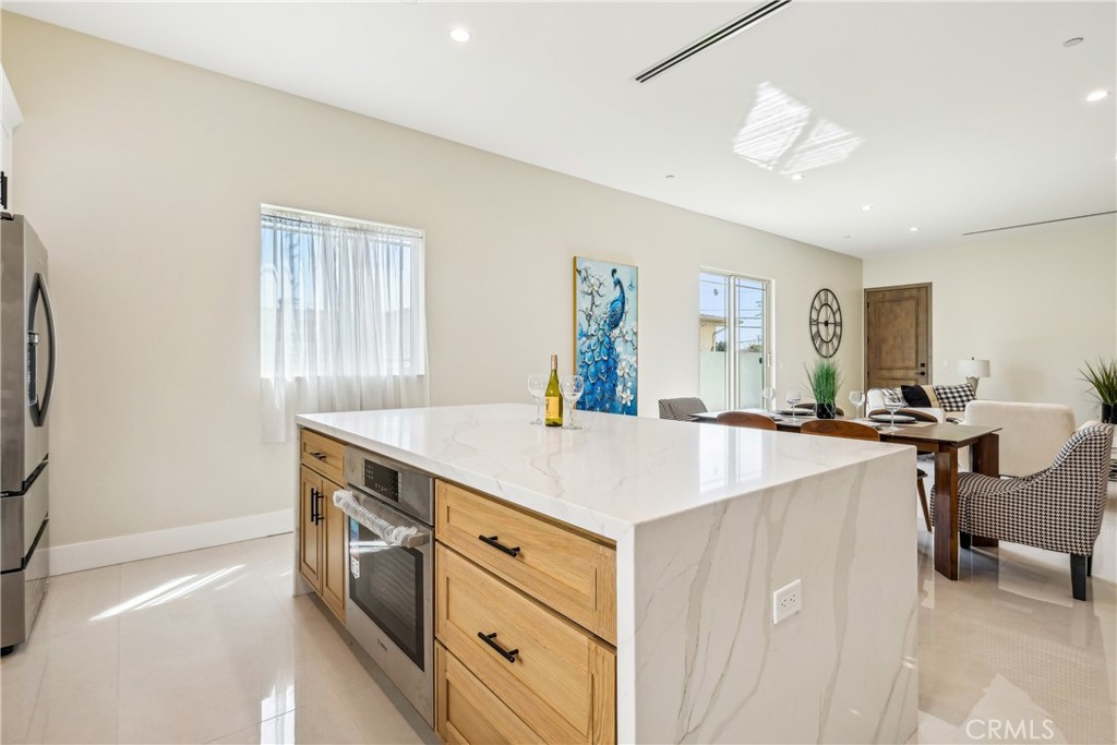 MLS #DW25054086 image #11