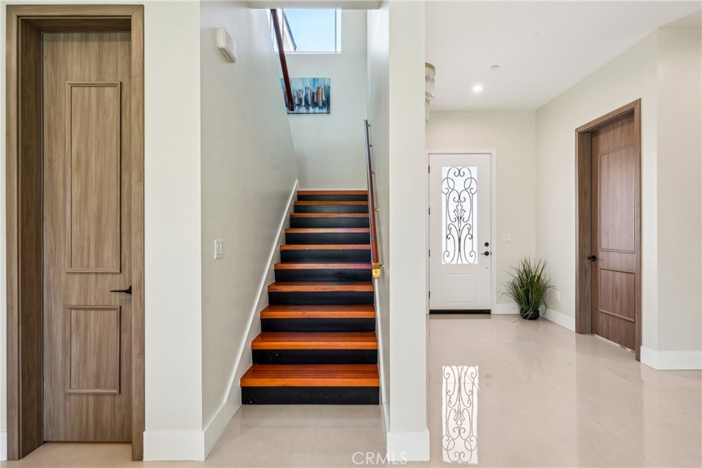 MLS #DW25054086 image #18