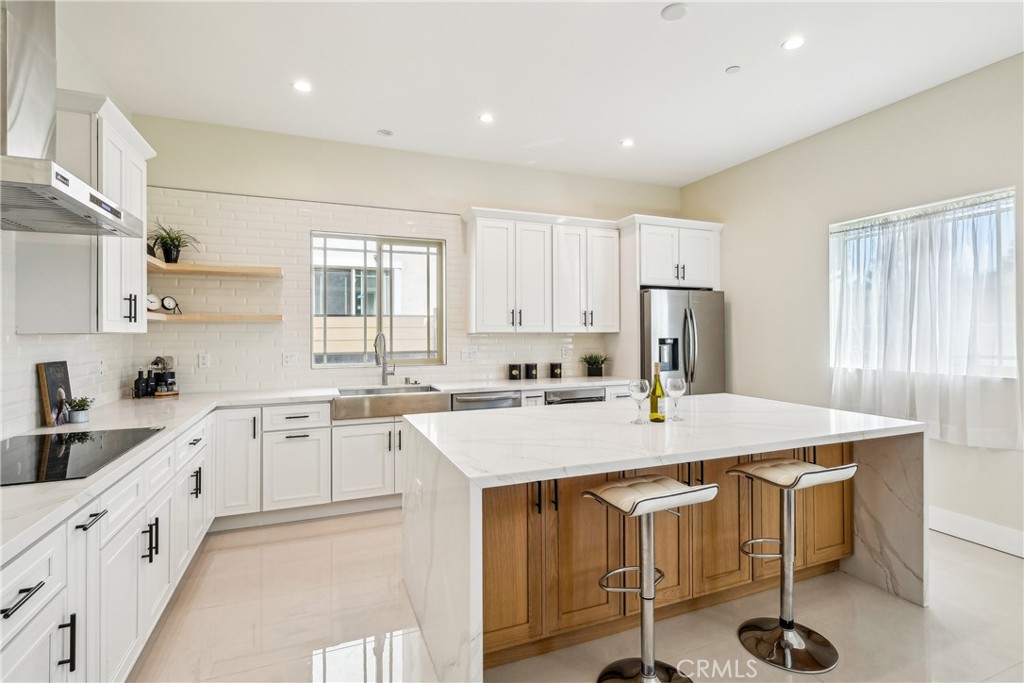 MLS #DW25054086 image #9