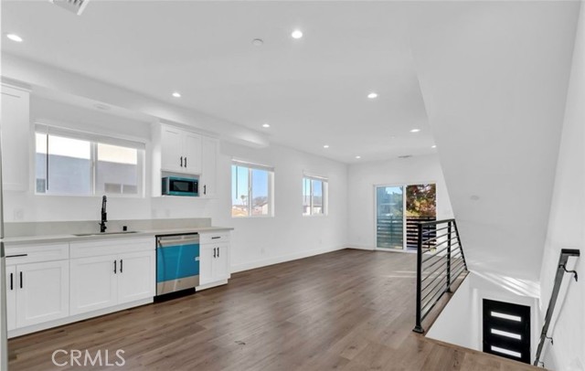 MLS #DW25056403 image #8