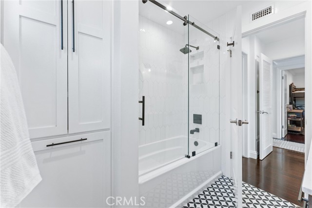 MLS #DW25069701 image #12