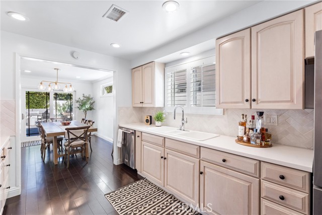 MLS #DW25069701 image #7