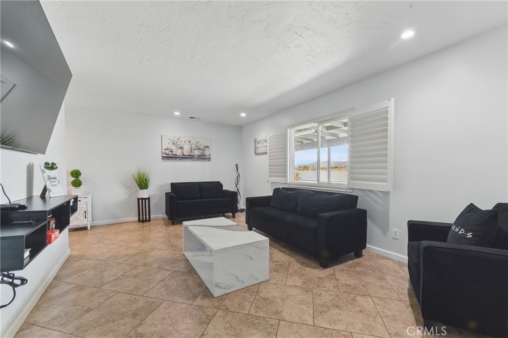 MLS #DW25074567 image #5