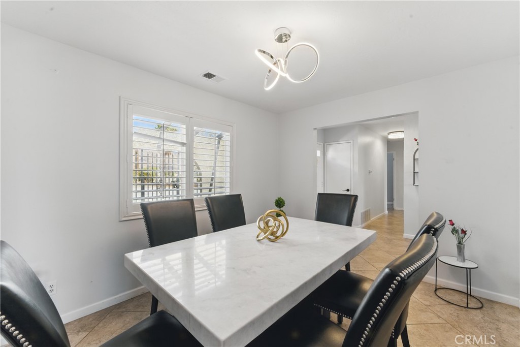 MLS #DW25074567 image #6