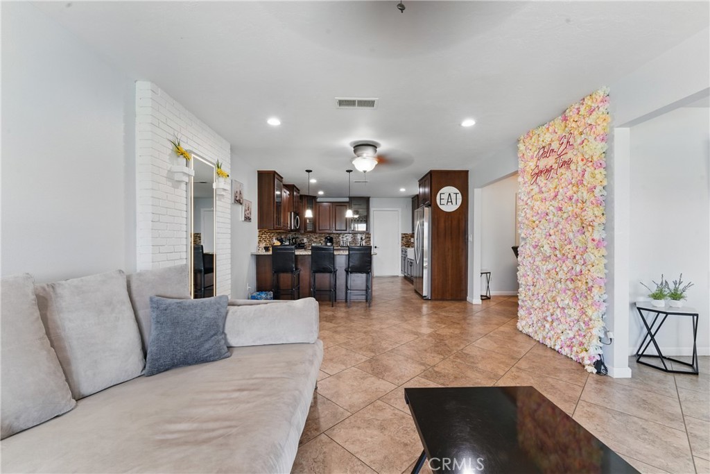 MLS #DW25074567 image #9