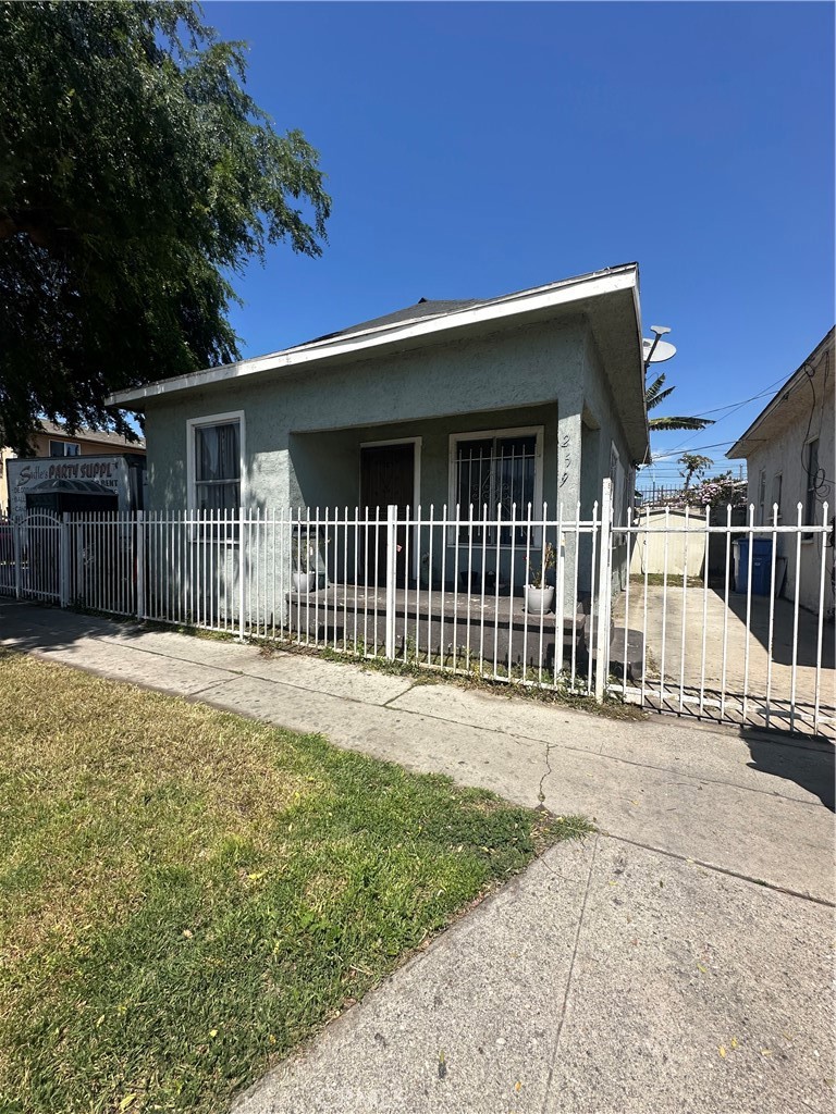 MLS #DW25111913 image #0