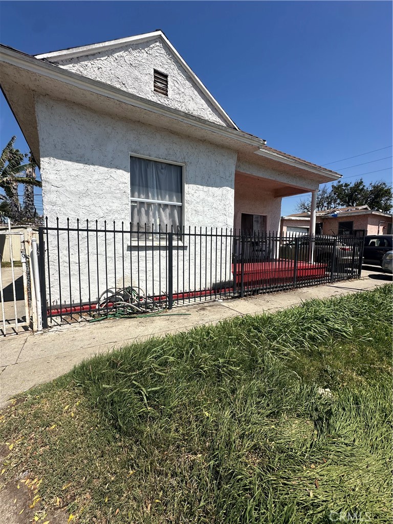 MLS #DW25111913 image #1