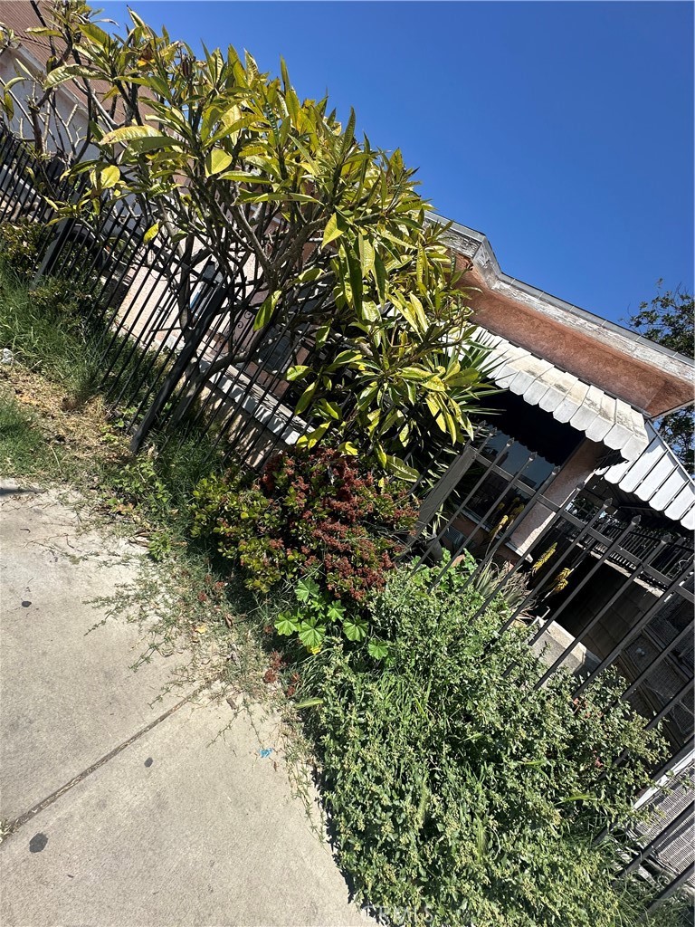 MLS #DW25111913 image #2