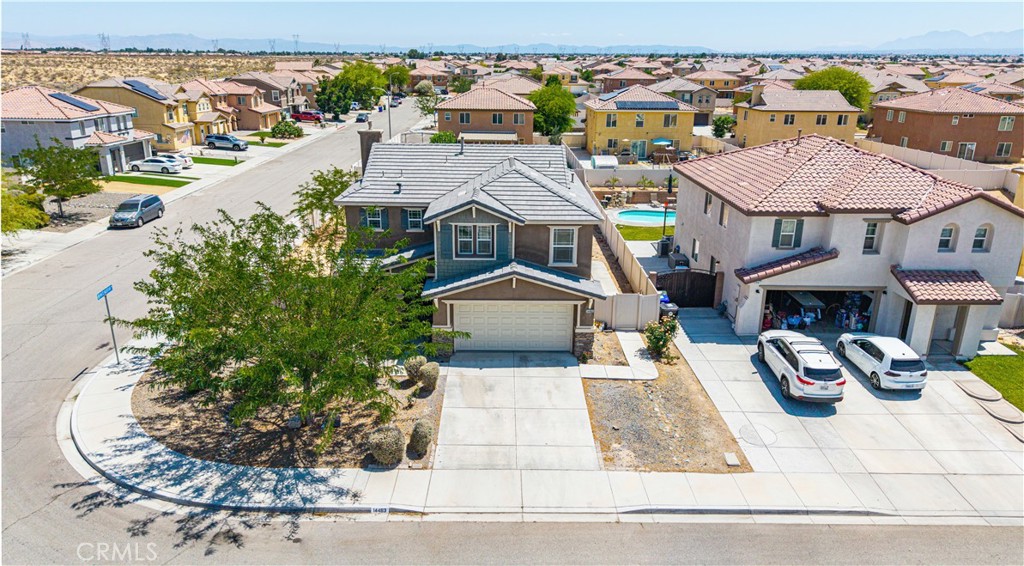 MLS #DW25121777 image #0