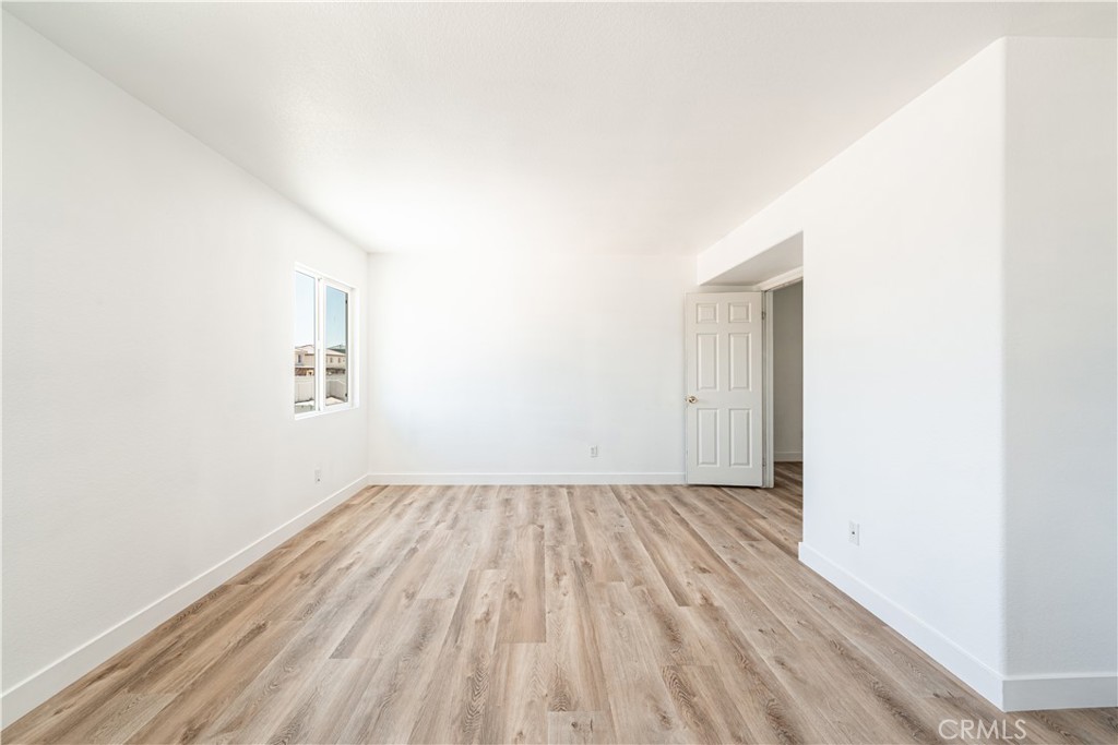 MLS #DW25121777 image #24