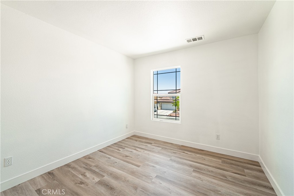 MLS #DW25121777 image #37