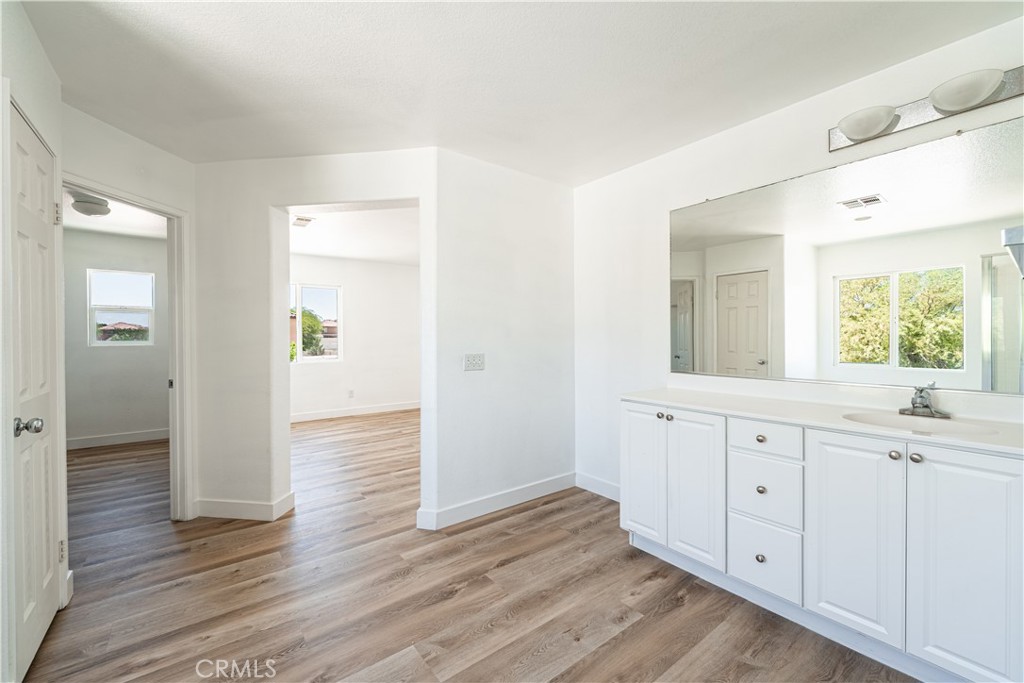 MLS #DW25121777 image #40