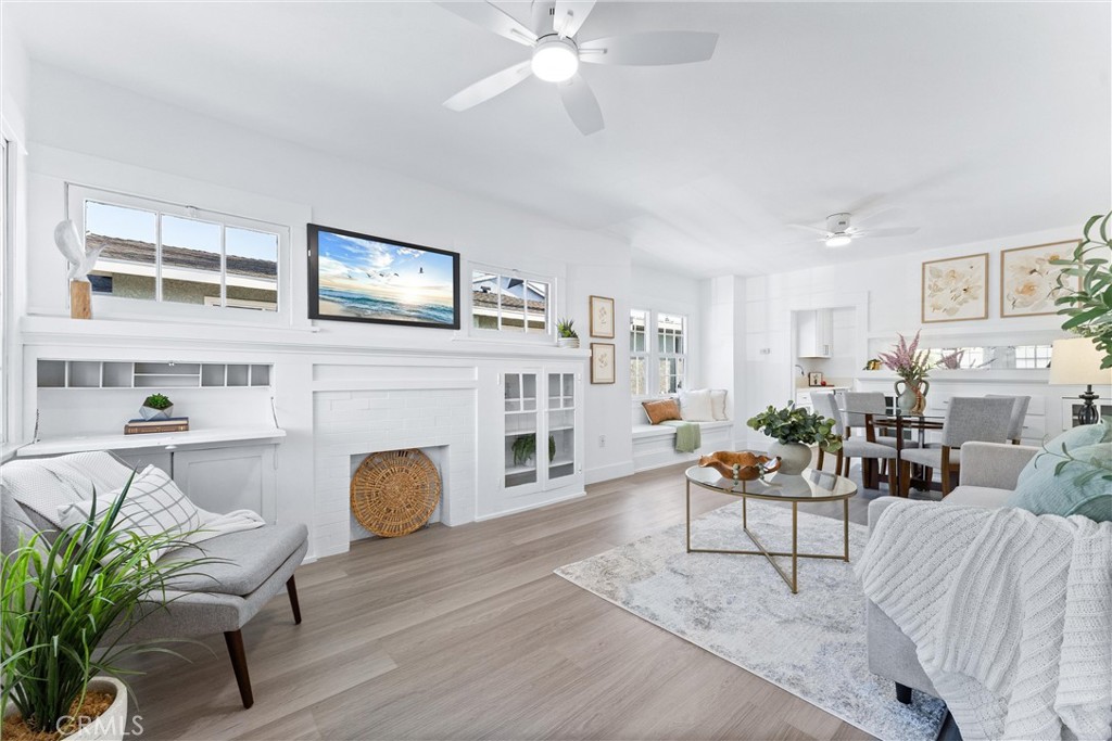 MLS #DW25122568 image #0