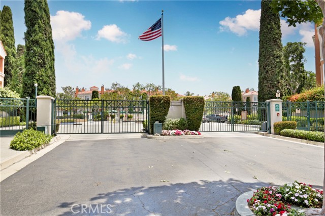 MLS #DW25132568 image #1