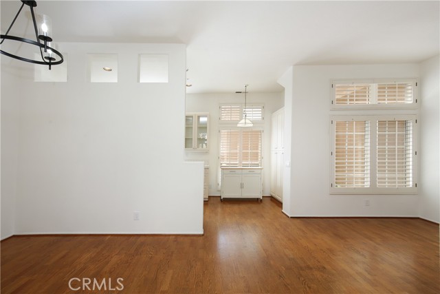 MLS #DW25132568 image #9