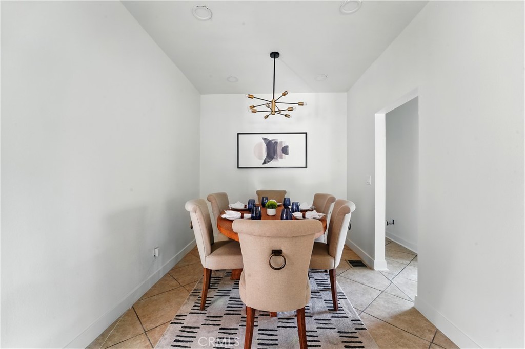 MLS #DW25132802 image #12