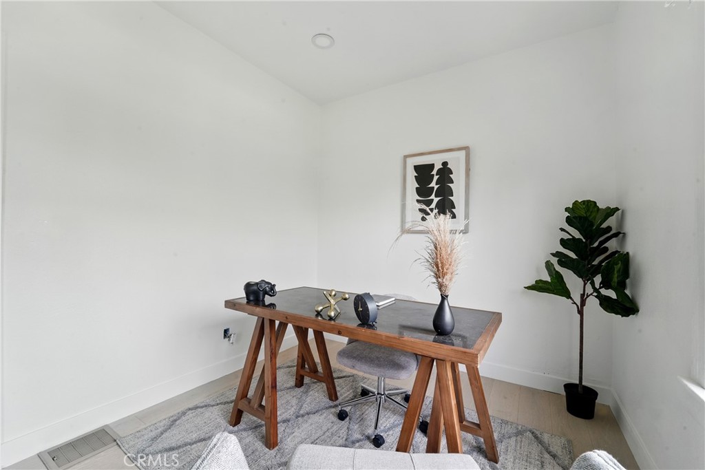 MLS #DW25132802 image #15