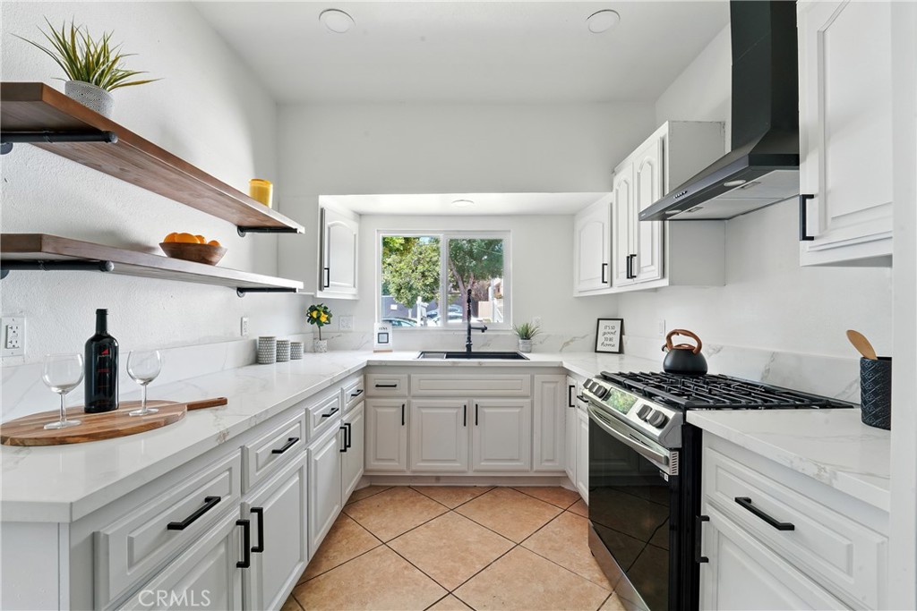 MLS #DW25132802 image #7