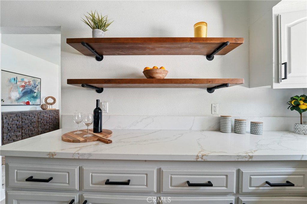 MLS #DW25132802 image #9