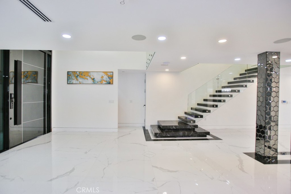 MLS #DW25137120 image #8