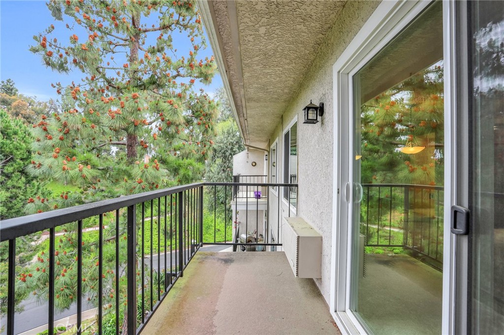 MLS #DW25142389 image #2