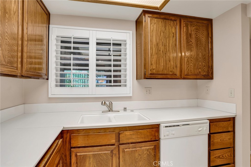 MLS #DW25142389 image #24