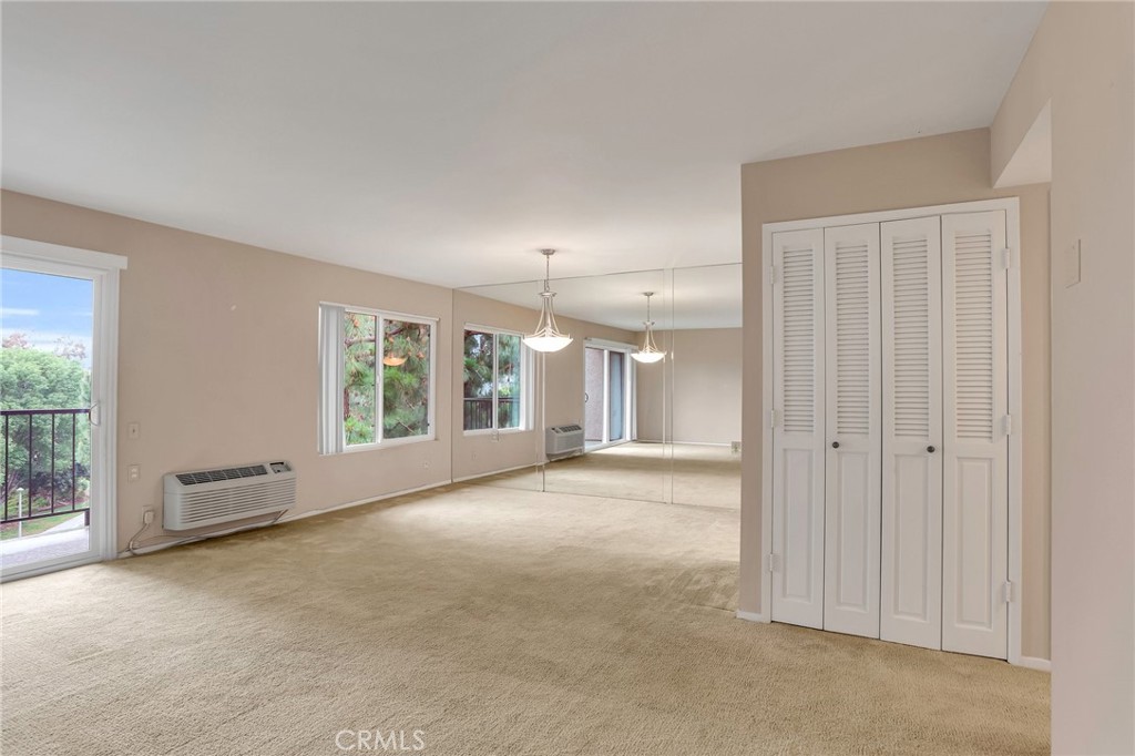 MLS #DW25142389 image #4