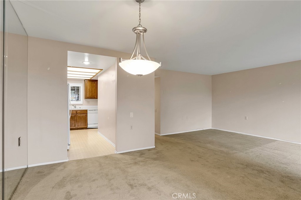 MLS #DW25142389 image #8