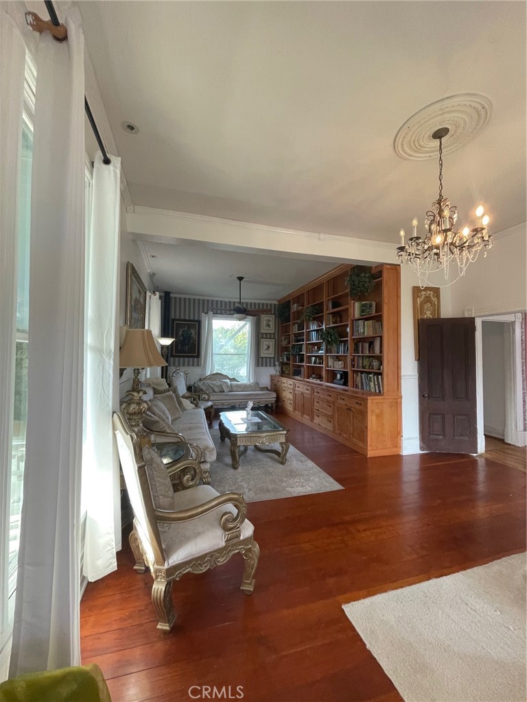 MLS #DW25142645 image #1