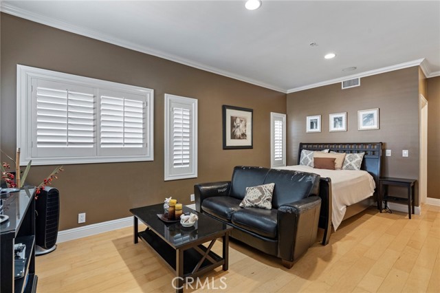 MLS #DW25152751 image #1