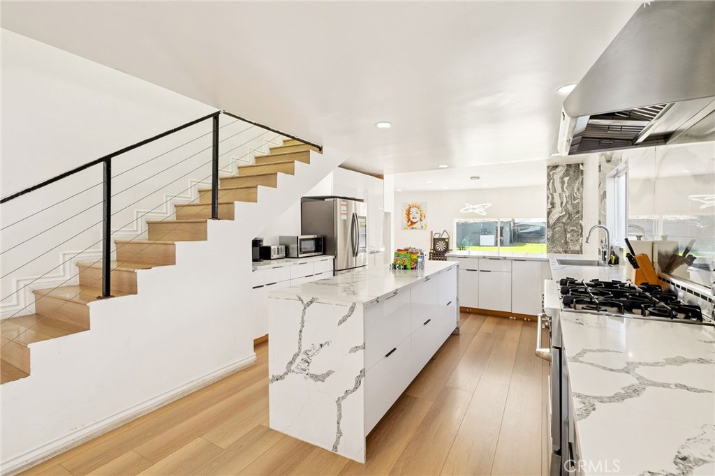 MLS #DW25163013 image #10