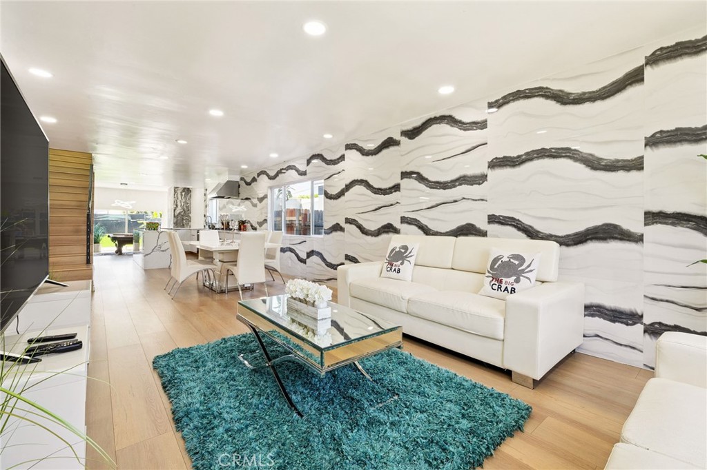 MLS #DW25163013 image #3