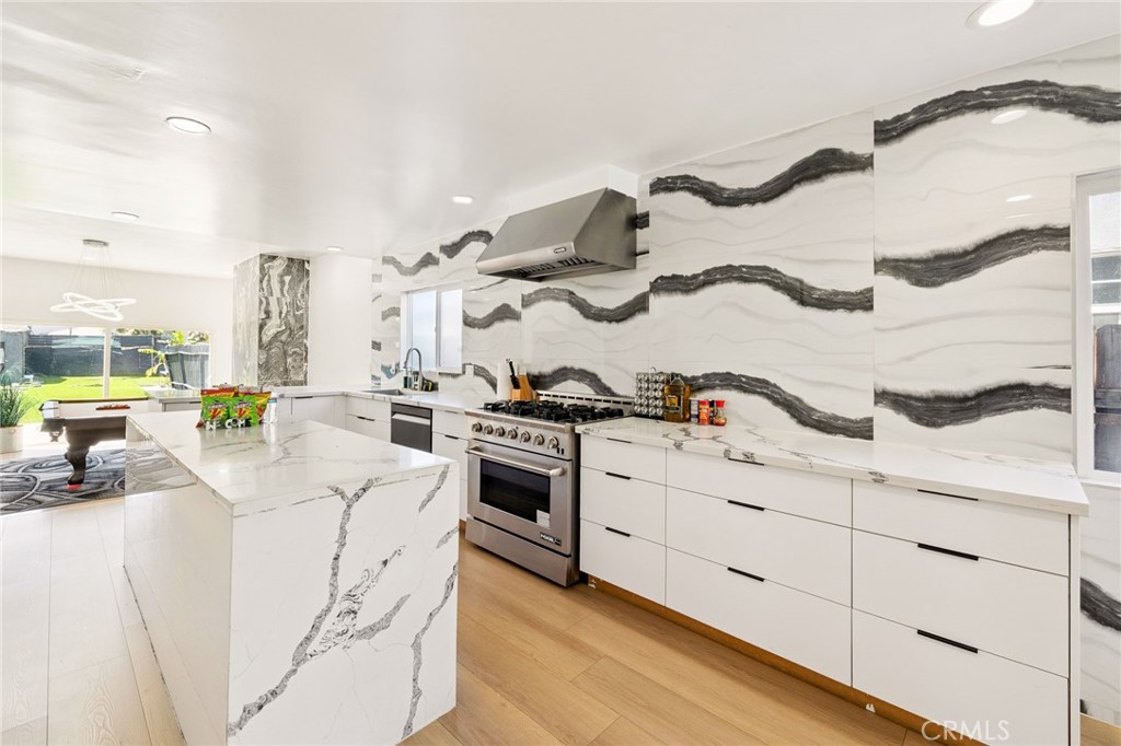 MLS #DW25163013 image #9