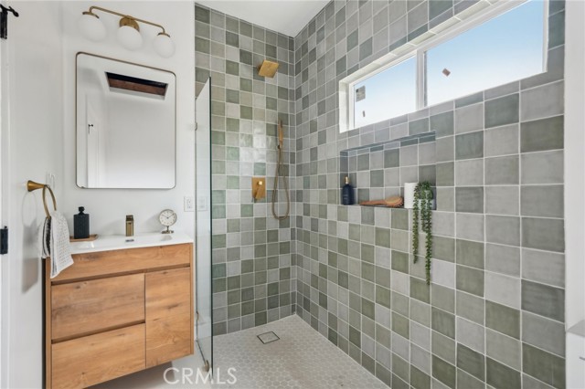 MLS #DW25163709 image #25