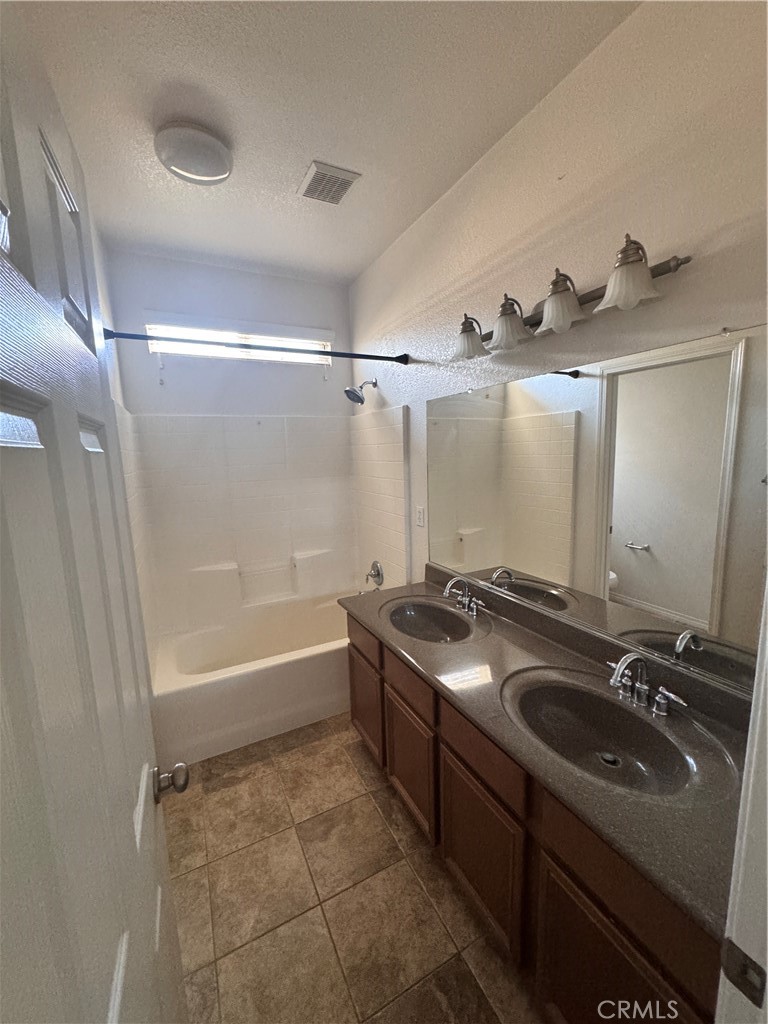 MLS #DW25164162 image #9