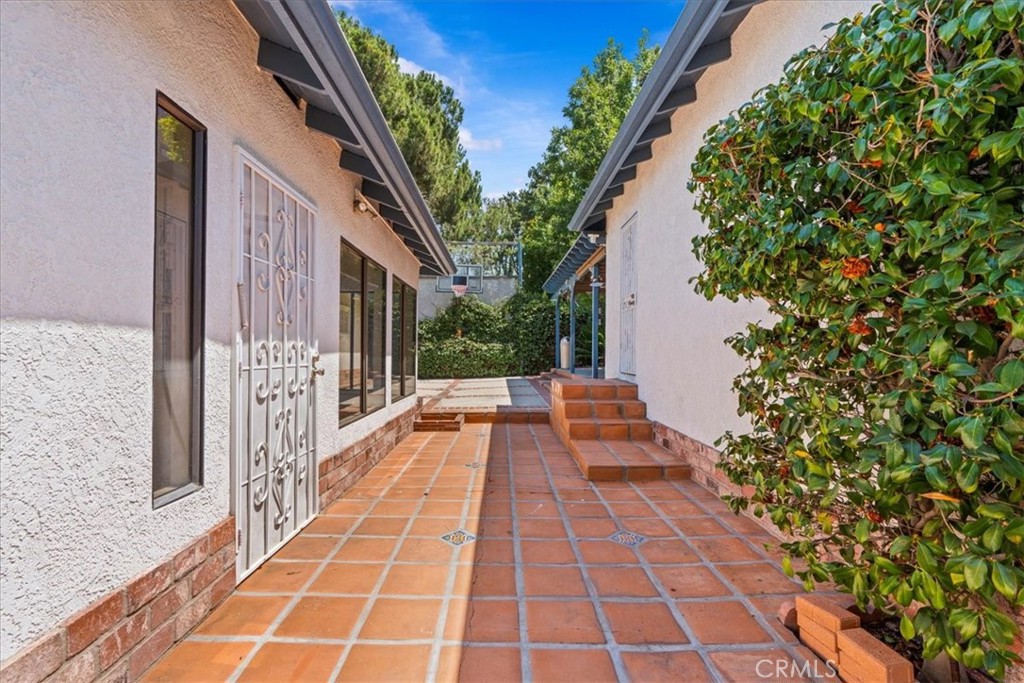 MLS #DW25180215 image #12