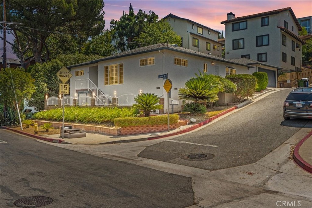 MLS #DW25180215 image #2